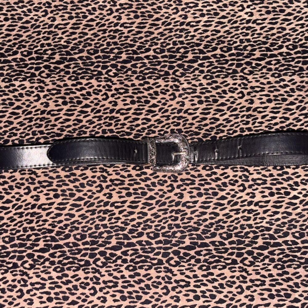 Brandy-melville Women's Black and Silver Belt